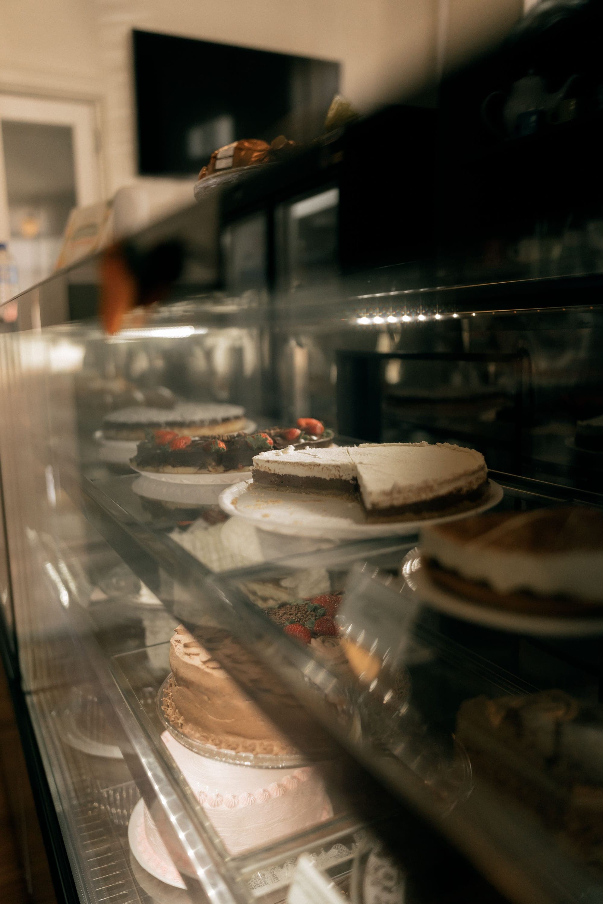 Vitrine de bolos da confeitaria